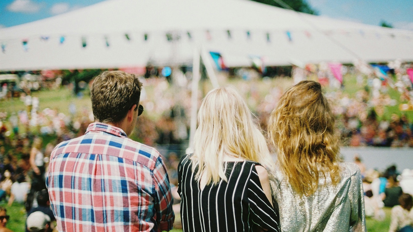 Festivals trekken oudere bezoekers, clubs behouden jong publiek