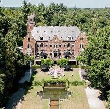 /public/kasteel_de_hooge_vuursche_zomer_.jpg